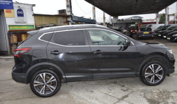 NISSAN QASHQAI 1.2 DiG-T N-Connecta 5dr PETROL 2017 ONE OWNER SAT NAV PANAROMIC ROOF ULEZ full