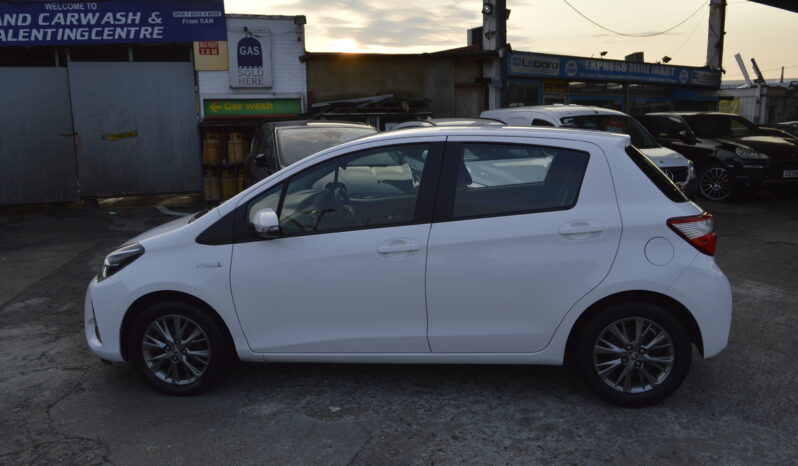 TOYOTA YARIS 1.5 Hybrid Icon Tech 5dr 2017 AUTOMATIC ONE OWNER SAT NAV ULEZ COMPLIANCE full